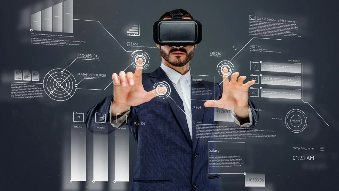 Augmented Reality, Virtual Reality and Mixed Reality, how are they different?