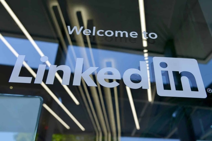 Why LinkedIn is The Best Business Related Social Network in 2022