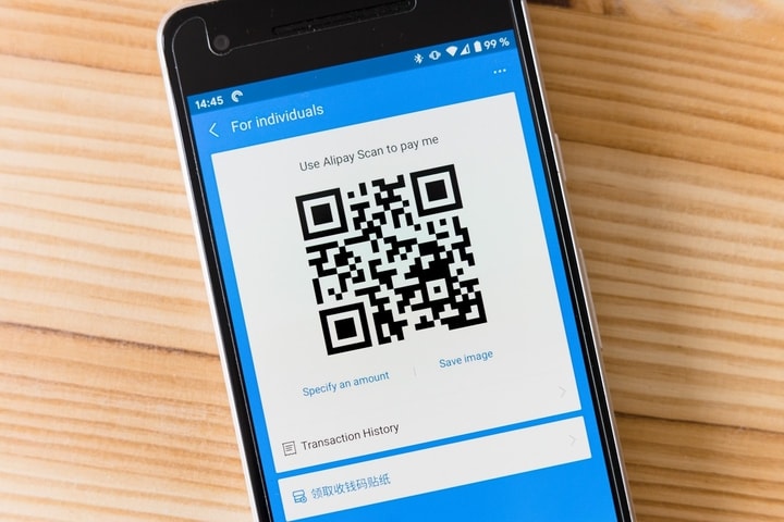 How to scan a QR code on your phone screen